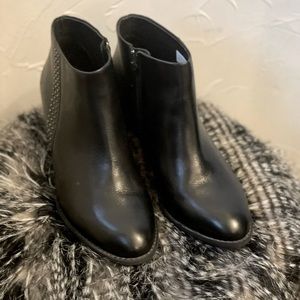 Vionic Georgia Booties